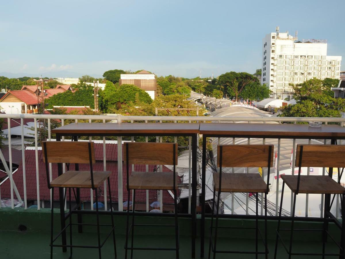 Апартаменты Boonnark Bed Night Bazaar No Car Parking Чиангмай Экстерьер фото